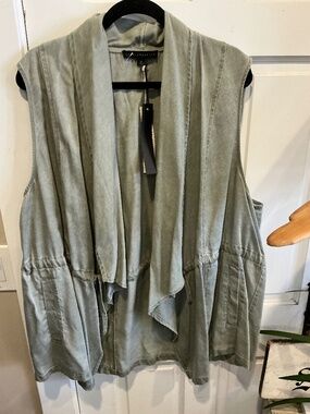 Jane and Delancey vest wrap top!  Brand new with tags!  Plus size 3x!